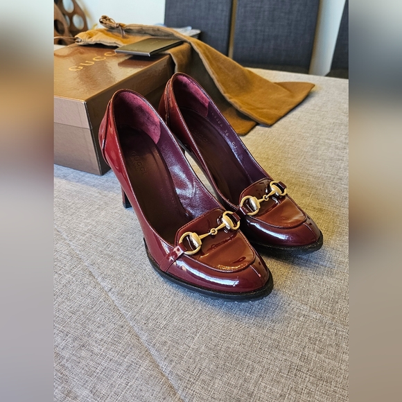 Size 36C | Gucci Authentic anamel pump - Picture 2 of 8